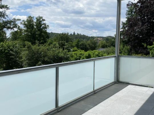 Wohnen mit Neubaukomfort, großem Terrassenbalkon u. 2 Bädern - Foto 1