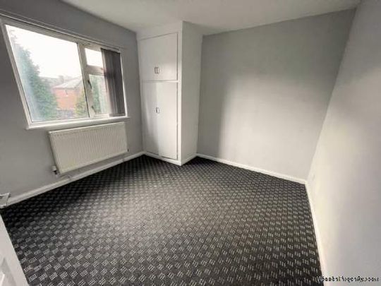 2 bedroom property to rent in Oldham - Photo 1