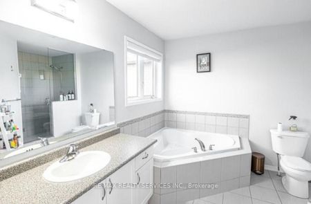 For Lease - 2419 Kentucky Derby Way, Oshawa, Ontario - Photo 4