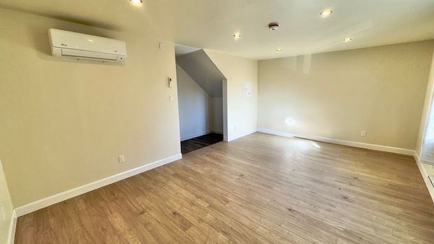 For Lease - 4992 Mcrae Street, Niagara Falls, Ontario - Photo 1