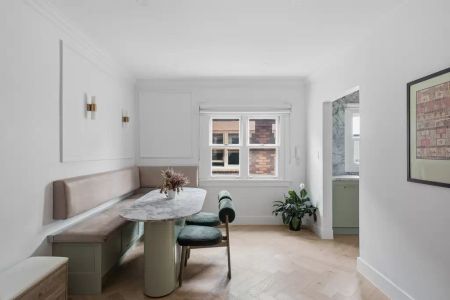 Luxury Art Deco living with designer finishes - Photo 2