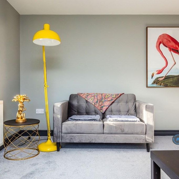 2 bedroom flat to rent - Photo 1