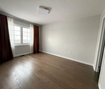 For Lease - 1374 Granrock Crescent, Mississauga, Ontario - Photo 2
