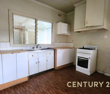 Charming & Convenient Home in the Heart of Noble Park - Photo 4