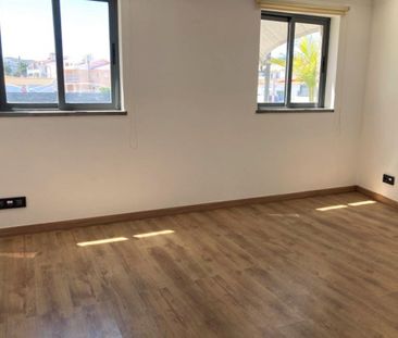 3 room luxury House for rent in Cascais e Estoril, Portugal - Photo 4