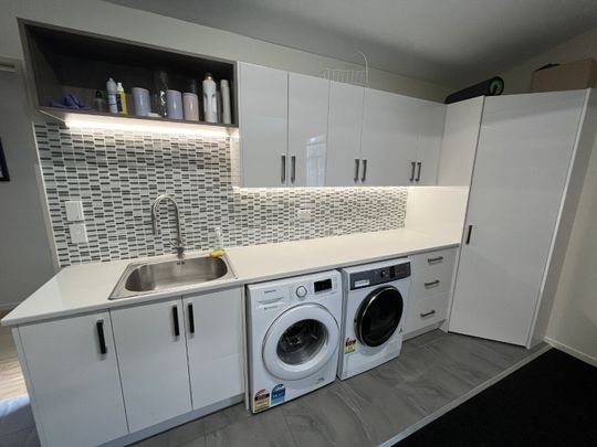 Waikanae Beach - 3 Bedrooms - Photo 1