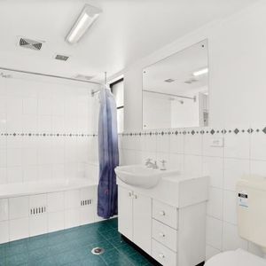 One Bedroom In Convenient Location - Photo 3