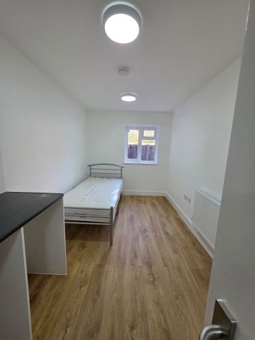 Room in a Shared Flat, Freeland Road, W5 - Photo 2