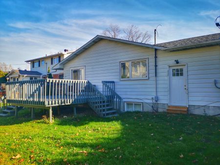 For Lease - 2636 HICKSON Crescent Unit# A, Parkway Park - Queensway Terrace S and Area, Ontario - Photo 3