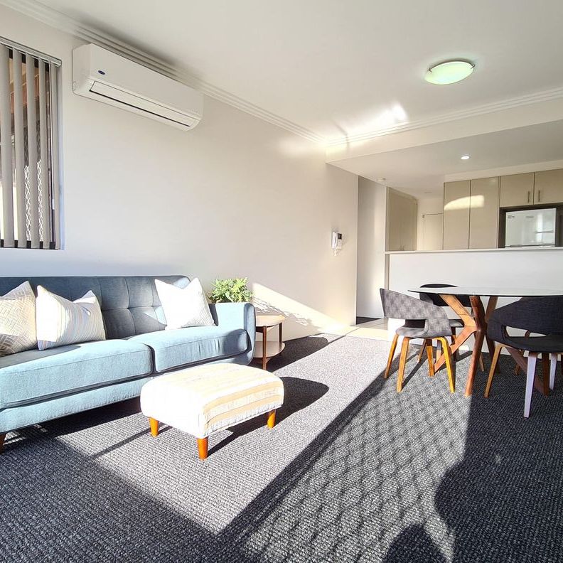 SHORT TERM LEASES AVAILABLE - BILLS + WIFI INCLUDED - Photo 1