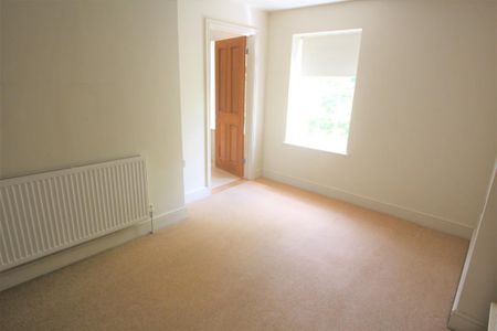 2 bedroom terraced house to rent - Photo 2
