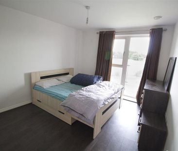2 bedroom flat to rent - Photo 6