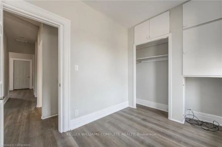 200 Park Avenue #UPPER - Photo 3