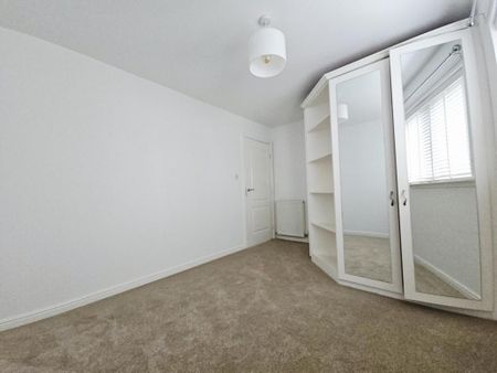1 bedroom ground floor flat to rent - Photo 2