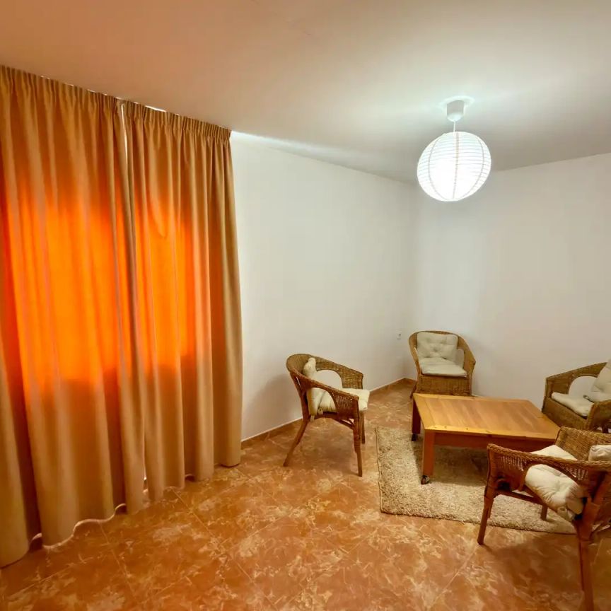 Piso de alquiler en Carrer del Litògraf Pascual I Abad, 12, L'Hort de Senabre - Photo 1
