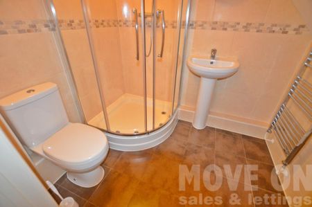 2 bedroom flat to rent - Photo 5