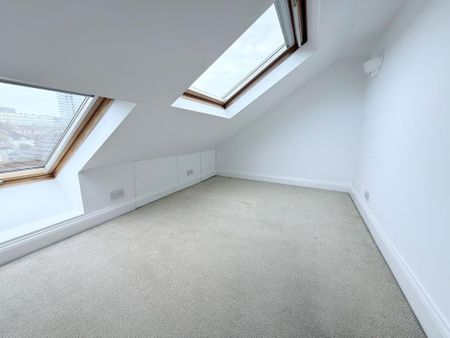 4 bedroom semi-detached house to rent - Photo 3