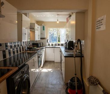1 bedroom in a house share to rent - Photo 5