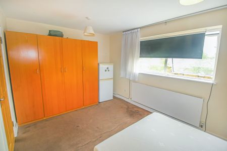 4beds Terraced House - Photo 2