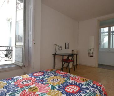 Room in a shared 12-bedroom apartment for rent in Sol, with all bills included - Photo 3