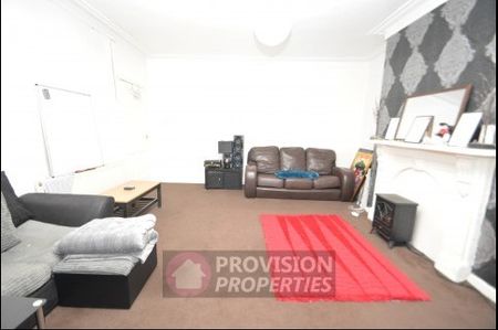 1 Bedroom Flat Hyde Park Leeds University - Photo 2