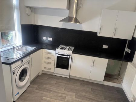 239 Norwich Road - Photo 4