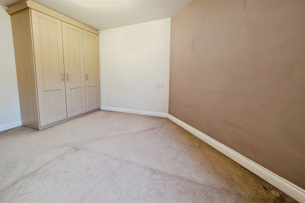 Wallace Court, The Dell, SO15 - Photo 1