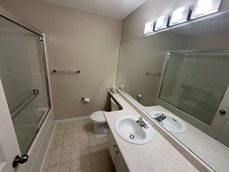 3 Bedroom Main Floor Suite in Haultain - Photo 5