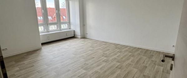 Super helle und neu sanierte Wohnung in zentraler Lage zu vermieten - Foto 1