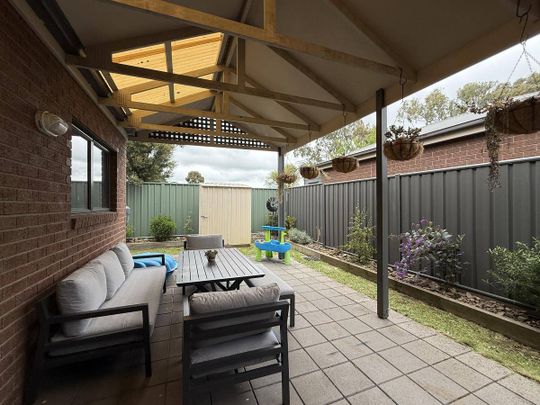 Neat two bedroom unit - Photo 1