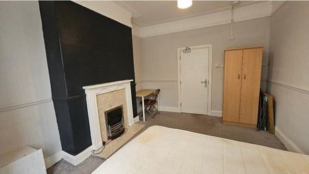 4 bedroom house of multiple occupation to rent - Photo 3