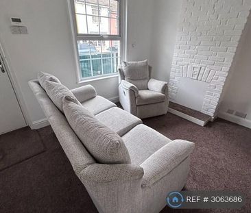 3 bedroom terraced house to rent - Photo 3