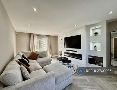 3 bedroom semi-detached house to rent - Photo 5