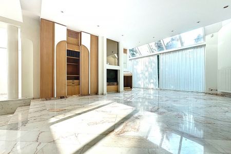 Villa de caractère de 364 m² - 4 chr & Jardin arboré de 750 m² - Photo 4