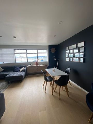 Large 4-bedroom apartment with amazing views! - Photo 3