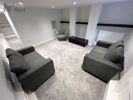 Room 1, Fountain Street, Morley, Leeds, LS27 0PX - Photo 2