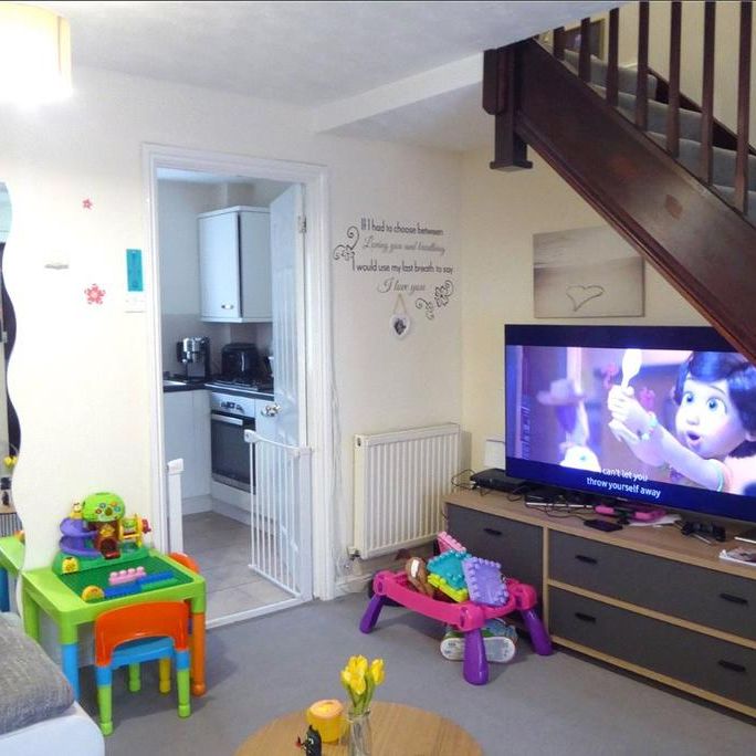 2 bedroom terraced house to rent - Photo 1
