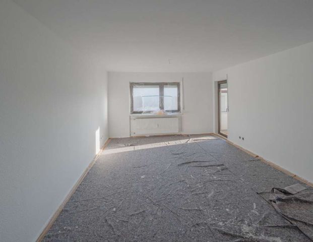 Neu renoviert: 3 Zimmer Mietwohnung im Erdgeschoss mit Terrasse - Foto 1