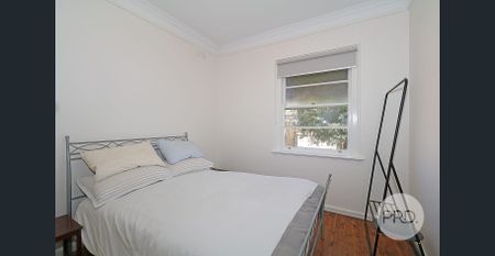 35 Bluett Crescent, Turvey Park NSW 2650 - Photo 4