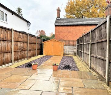 2 bedroom end of terrace house to rent - Photo 5