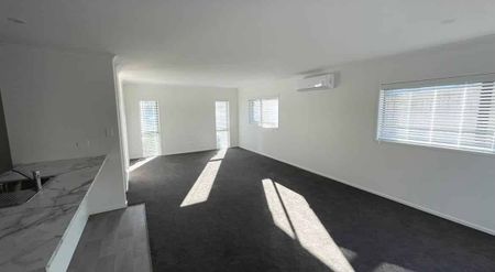 Beautiful Brick & Tile New Build - Photo 2