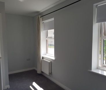 Modern End of Terrace 2 Double Bedroom House To Let in Berryfields,... - Photo 3