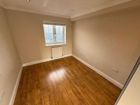 St. Marys Lane, Upminster, RM14 - Photo 5