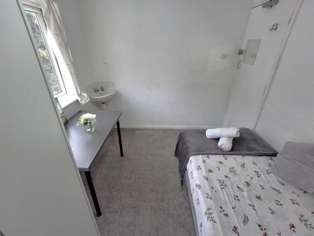 5 bedroom house share to rent - Photo 4