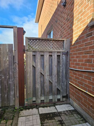 For Lease - 1137 Ewing Crescent, Mississauga, Ontario - Photo 2