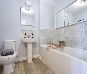 3 bedroom semi-detached house to rent - Photo 6