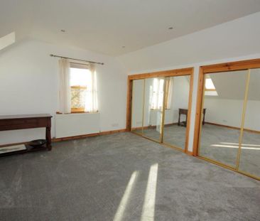 3 bedroom detached house to rent - Photo 2