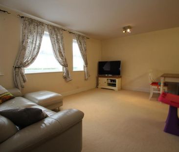 Victoria Place, Woking - 2 bedrooms Property for lettings - Seymours - Photo 1