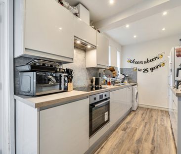 5 bedroom semi-detached house to rent - Photo 6