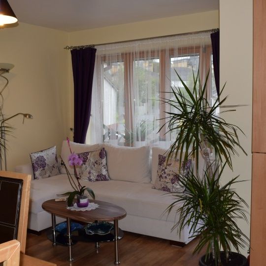 Inviting room in 2-bedroom apartment in Sandyford, Dublin - Photo 1
